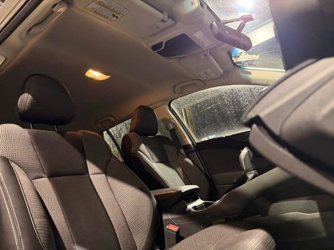 Used 2022 Subaru Outback Premium image 10