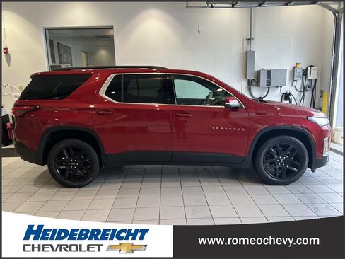 Used 2023 Chevrolet Traverse LT w/ LPO, Floor Liner Package AWD/4WD image 2