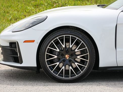 Certified 2025 Porsche Panamera 4 AWD/4WD image 11