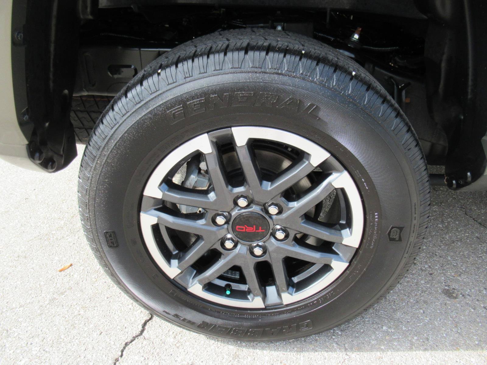 Used 2025 Toyota Tacoma TRD Sport AWD/4WD image 7