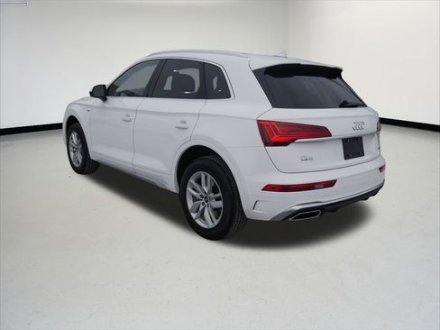 Certified 2023 Audi Q5 2.0T Premium w/ Convenience Package image 3