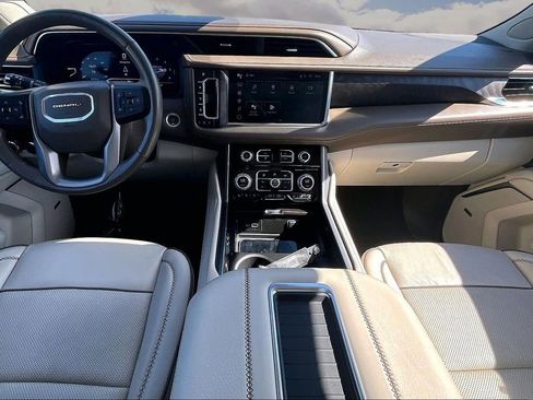 Used 2023 GMC Yukon Denali image 7