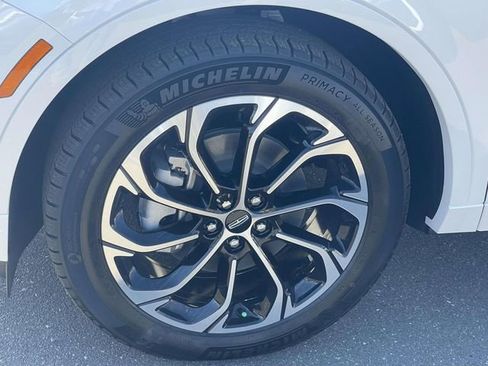 New 2026 Lincoln Nautilus Reserve image 5