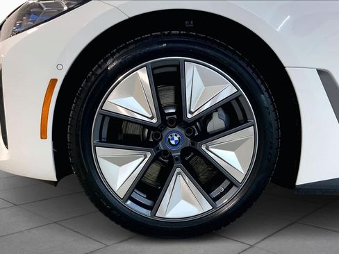 Used 2024 BMW i4 eDrive40 w/ Premium Package RWD image 11