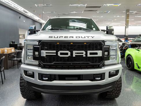 Used 2017 Ford F350 Platinum w/ Platinum Ultimate Package image 3