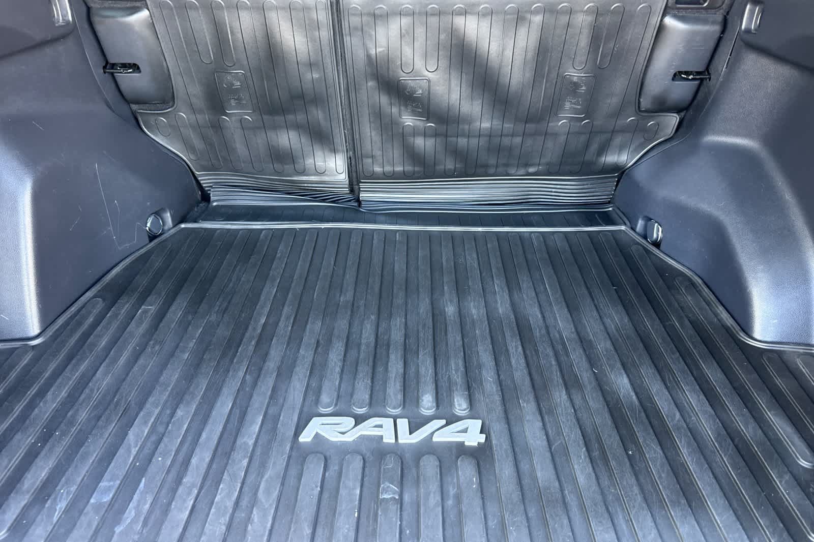 Certified 2021 Toyota RAV4 XSE w/ XSE Grade Weather Package AWD/4WD image 17
