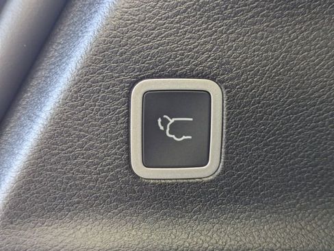 New 2026 Chrysler Voyager LX image 13