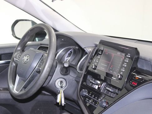 Used 2021 Toyota Camry LE image 26