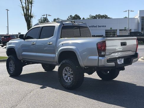 Used 2022 Toyota Tacoma SR5 w/ Technology Package RWD image 18