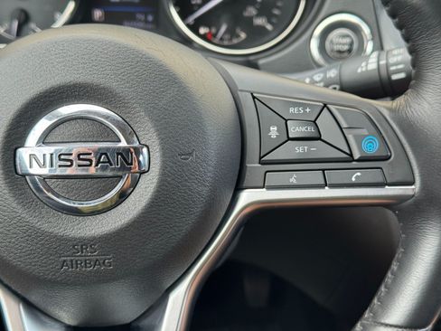 Used 2019 Nissan Rogue SV w/ Premium Package FWD image 21