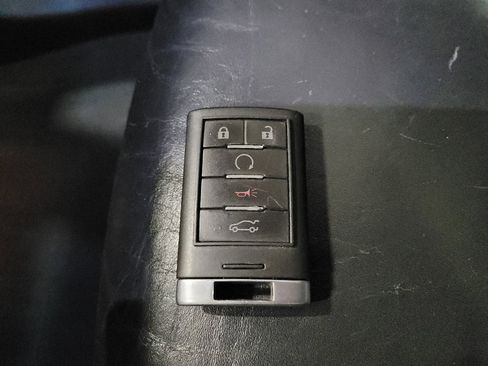 Used 2013 Cadillac XTS Platinum image 32