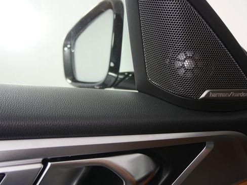 New 2026 BMW i4 xDrive40i w/ Premium Package image 9