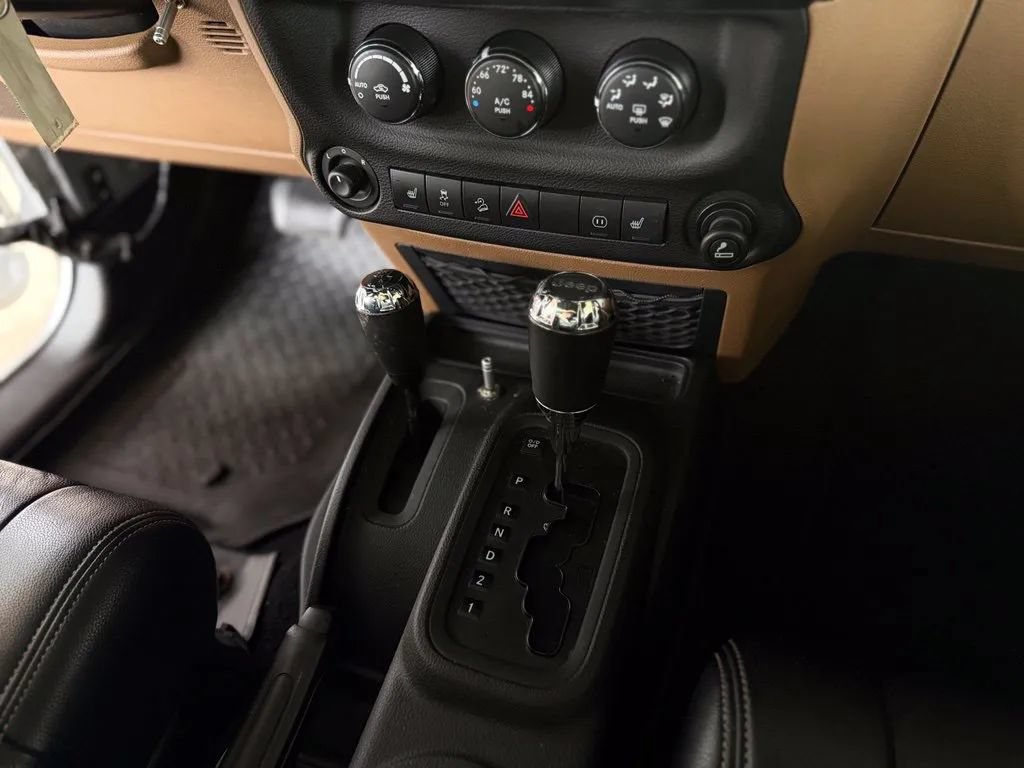 Used 2011 Jeep Wrangler Unlimited Rubicon w/ Dual Top Group AWD/4WD image 46