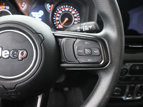 Used 2025 Jeep Wrangler Sport AWD/4WD image 12