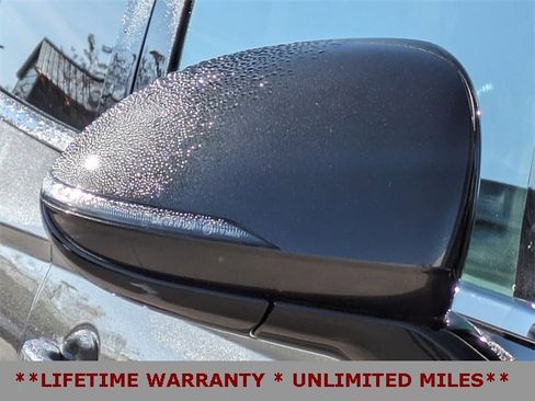 Used 2025 Genesis GV70 2.5T image 13