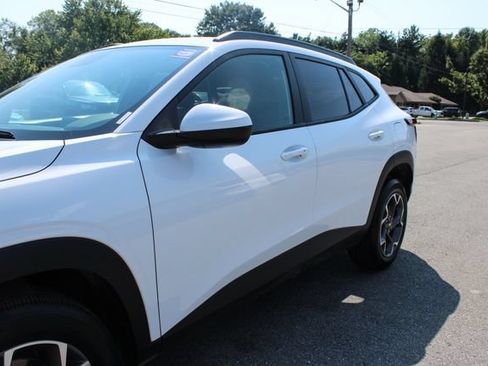 Used 2024 Chevrolet Trax LT w/ Driver Confidence Package FWD image 42
