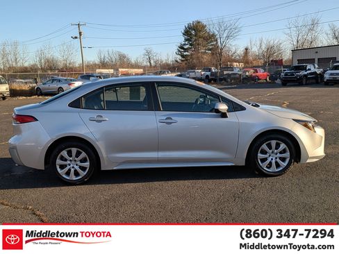 Certified 2024 Toyota Corolla LE image 2