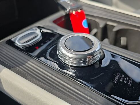 New 2026 Jeep Cherokee Laredo image 14