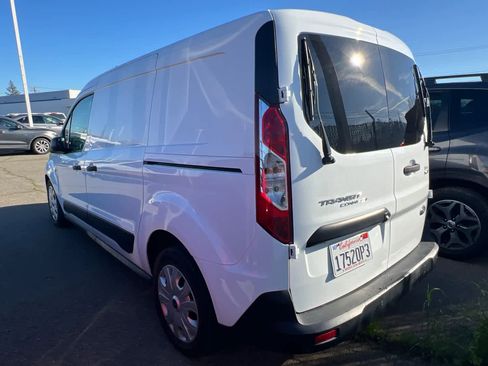 Used 2022 Ford Transit Connect XLT image 4