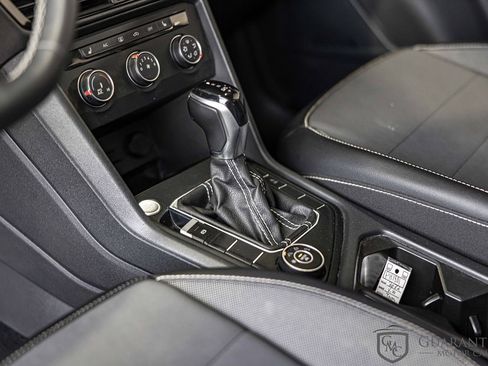 Used 2022 Volkswagen Taos SE image 20