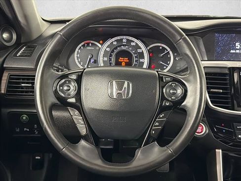 Used 2017 Honda Accord Touring image 25