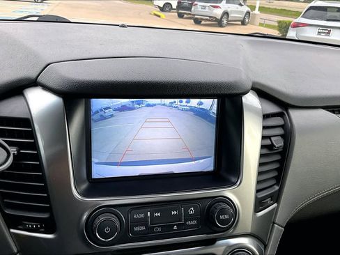 Used 2019 Chevrolet Suburban LT image 24