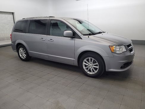 Used 2019 Dodge Grand Caravan SXT image 11