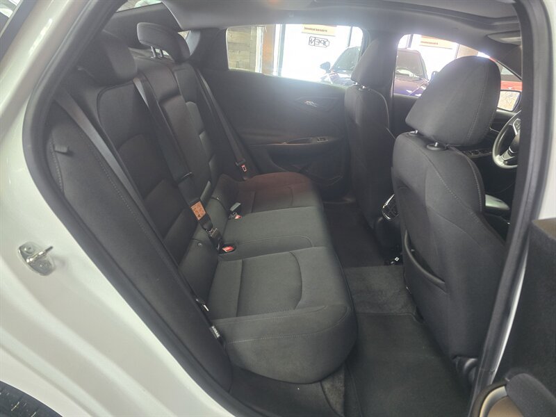 Used 2024 Chevrolet Malibu LT FWD image 16