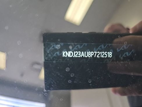 Used 2023 Kia Soul LX FWD image 7