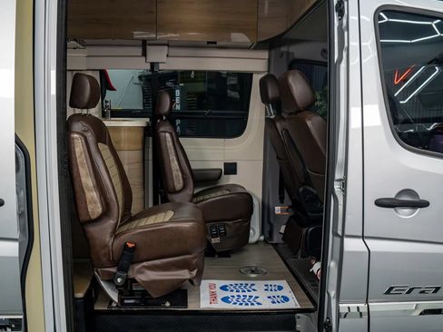 Used 2017 Mercedes-Benz Sprinter 3500 image 11