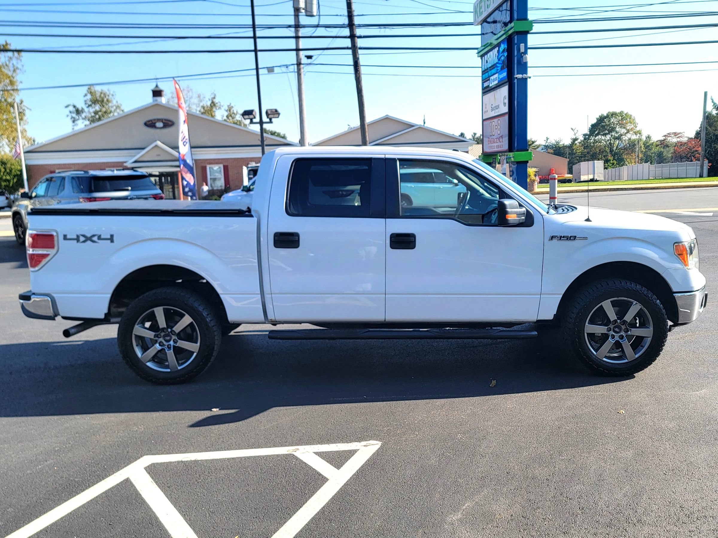Used 2014 Ford F150 XLT w/ Equipment Group 301A Mid AWD/4WD image 3