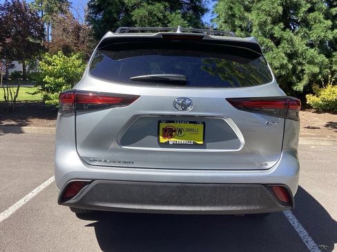 Certified 2025 Toyota Highlander XLE AWD/4WD image 21