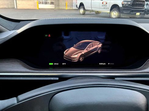 Used 2022 Tesla Model S image 18