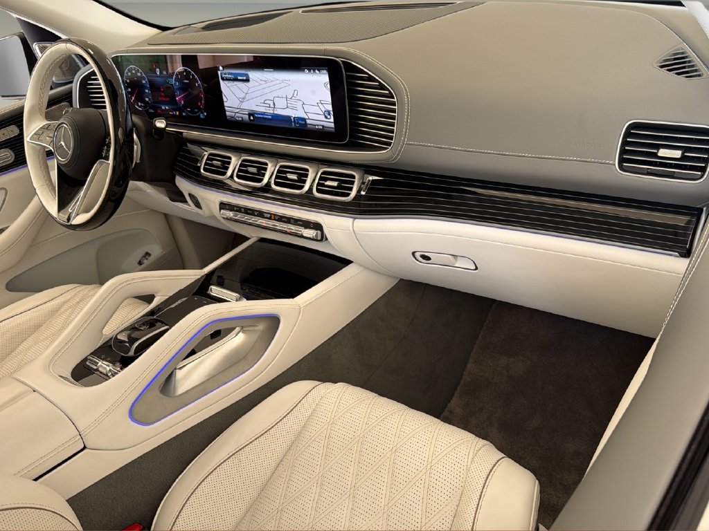 Used 2025 Mercedes-Benz Maybach GLS 600 4MATIC image 38