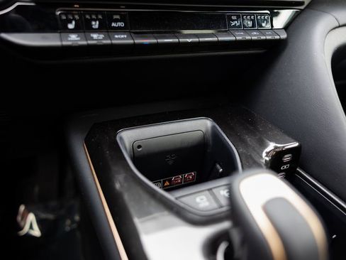 Used 2025 Toyota Crown Platinum image 24