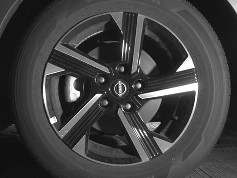 Used 2025 Nissan Sentra SV FWD image 15
