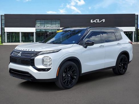 Used 2024 Mitsubishi Outlander SEL Black Edition image 2