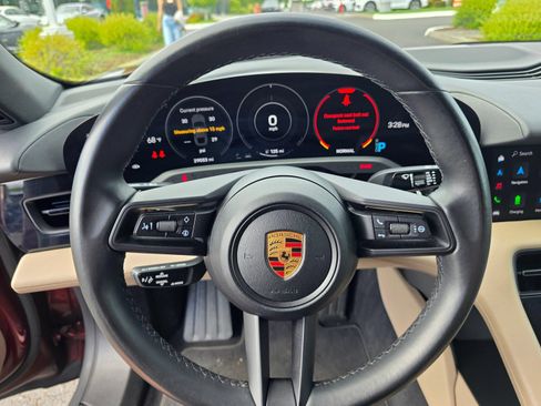 Used 2022 Porsche Taycan RWD image 12