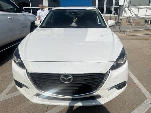 Used 2018 MAZDA MAZDA3 Touring FWD image 2