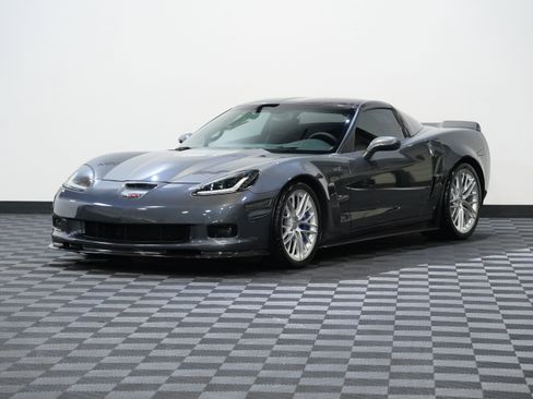 Used 2009 Chevrolet Corvette ZR1 w/ Preferred Equipment Group RWD image 3
