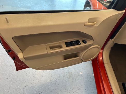 Used 2007 Dodge Caliber SXT w/ Driver Convenience Group image 23