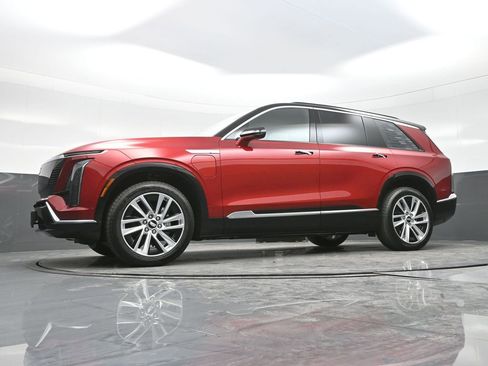 New 2026 Cadillac Vistiq Luxury w/ LPO, Floor Liner Package image 20