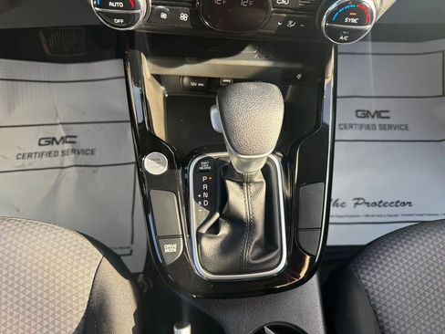 Used 2025 Kia Soul S FWD image 24