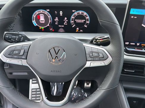 New 2026 Volkswagen Tiguan SE R-Line FWD image 10