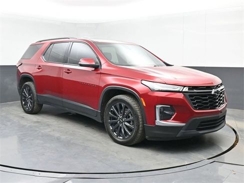 Used 2023 Chevrolet Traverse RS w/ LPO, Floor Liner Package image 2