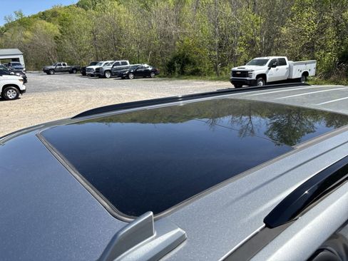 Used 2023 Chevrolet Suburban RST w/ Luxury Package image 24