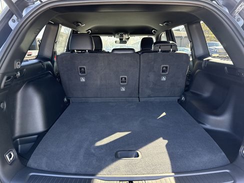 New 2025 Jeep Grand Cherokee Altitude image 19