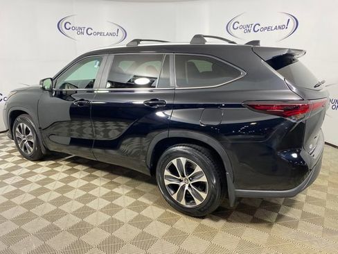 Certified 2024 Toyota Highlander XLE AWD/4WD image 4