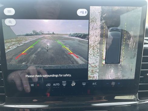 Used 2023 Ford Transit 350 XLT image 32