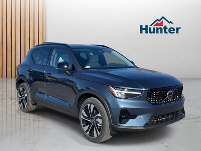 New 2026 Volvo XC40 B4 Plus w/ Climate Package